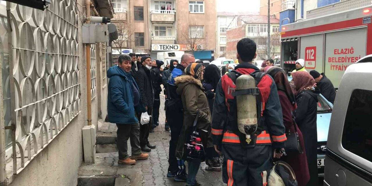 Elazığ’da ev yangını korkuttu