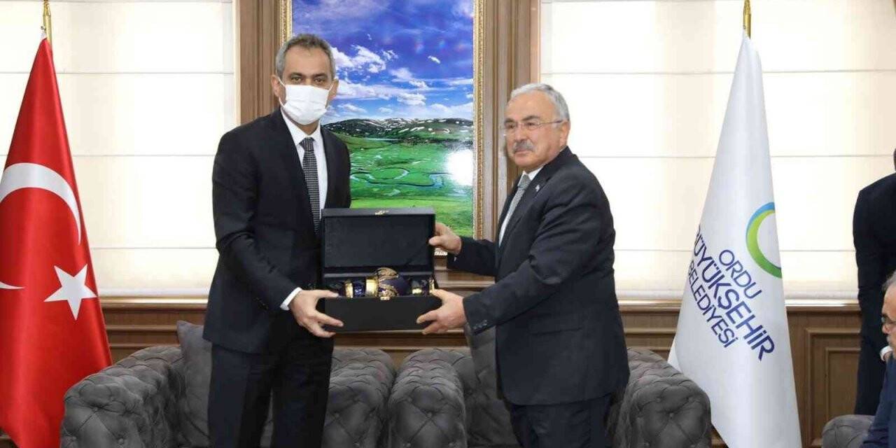 Milli Eğitim Bakanı Özer’den, Başkan Güler’e teşekkür