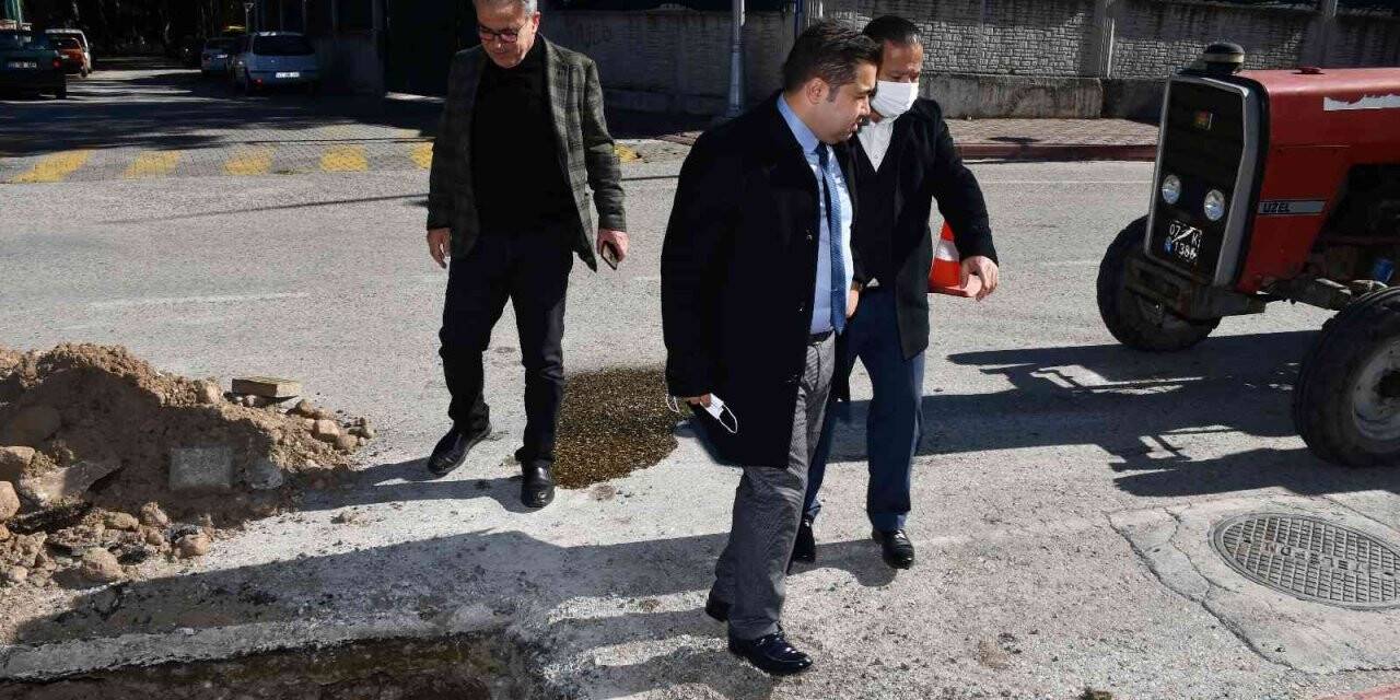 Kemer Belediyesi Başkan Vekili Fidan, yol yapım çalışmalarını inceledi