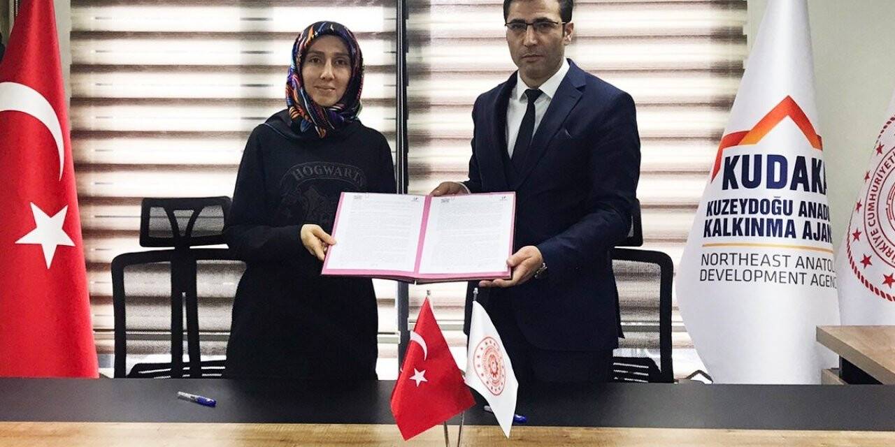 Erzincan’ın meyveleri Türkiye’nin şerbetlerine dönüşüyor