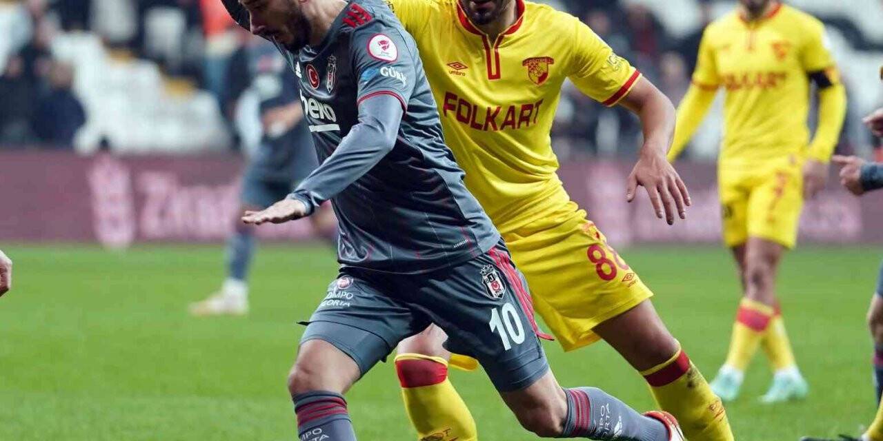 Oğuzhan Özyakup ıslıklandı