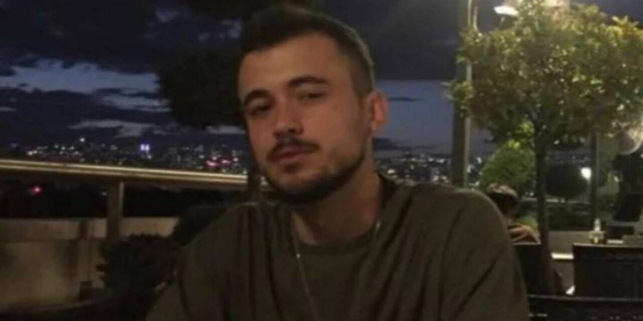 Kontrolden çıkan otomobilin çarptığı motokurye hayatını kaybetti...Feci kaza kamerada