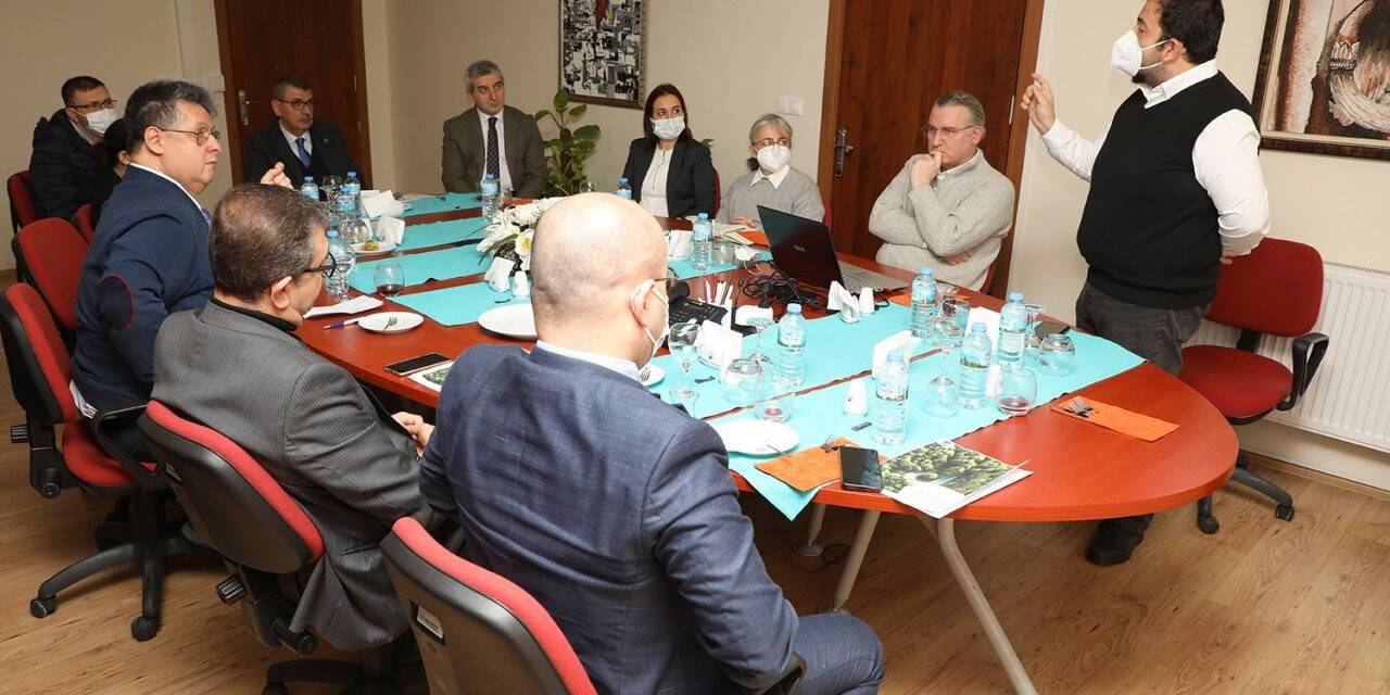 PAÜ’nün iktisatçıları iş dünyasına katkı için kolları sıvadı