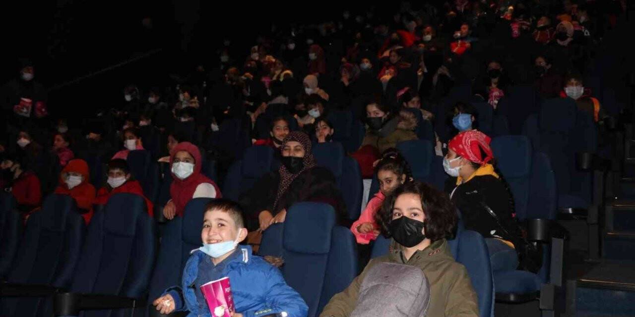 "Kesişme: İyi ki Varsın Eren" filmini izlediler