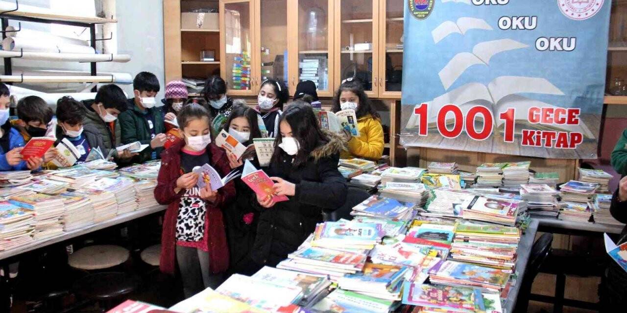Öğrenciler 1001 gecede 1001 kitap okudu