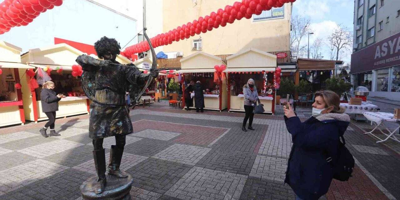 Kartal Belediyesi Kadın Emeği Pazarı 14 Şubat teması ile açıldı
