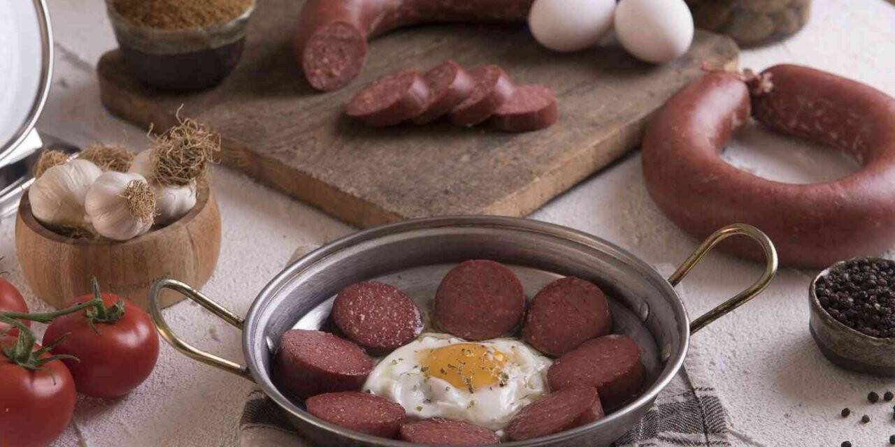 Afyonkarahisar’da Kayseri’nin 8-9 katı sucuk üretiliyor