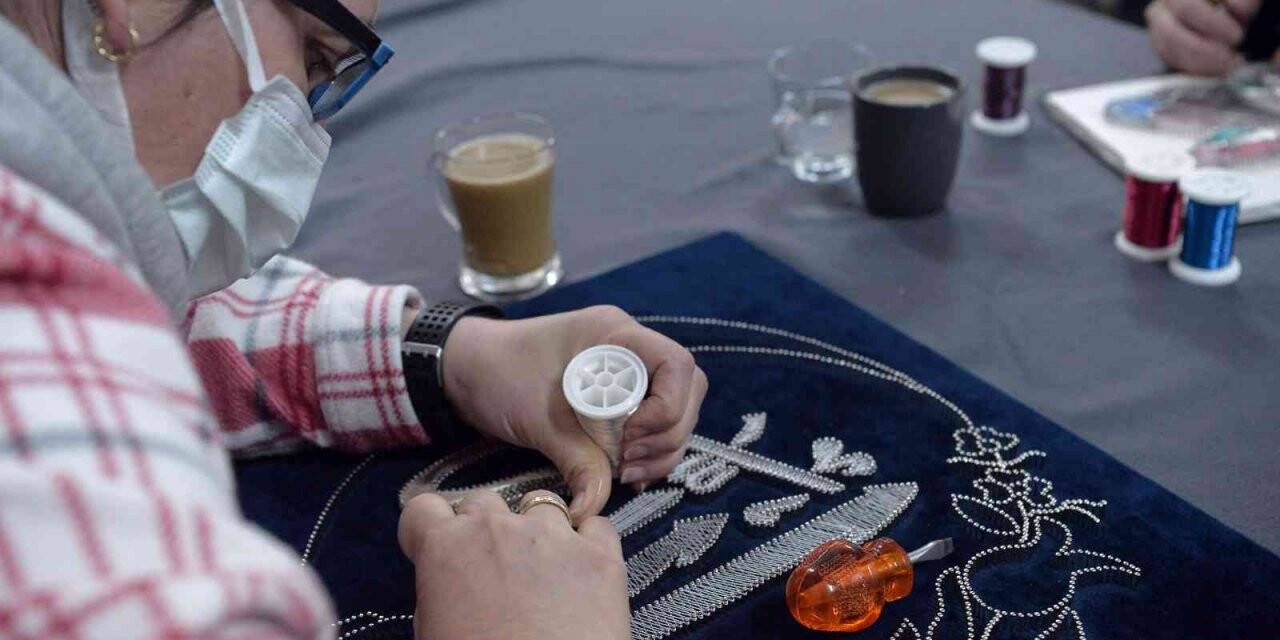 Çivi ve tellerden sanat ortaya çıkıyor