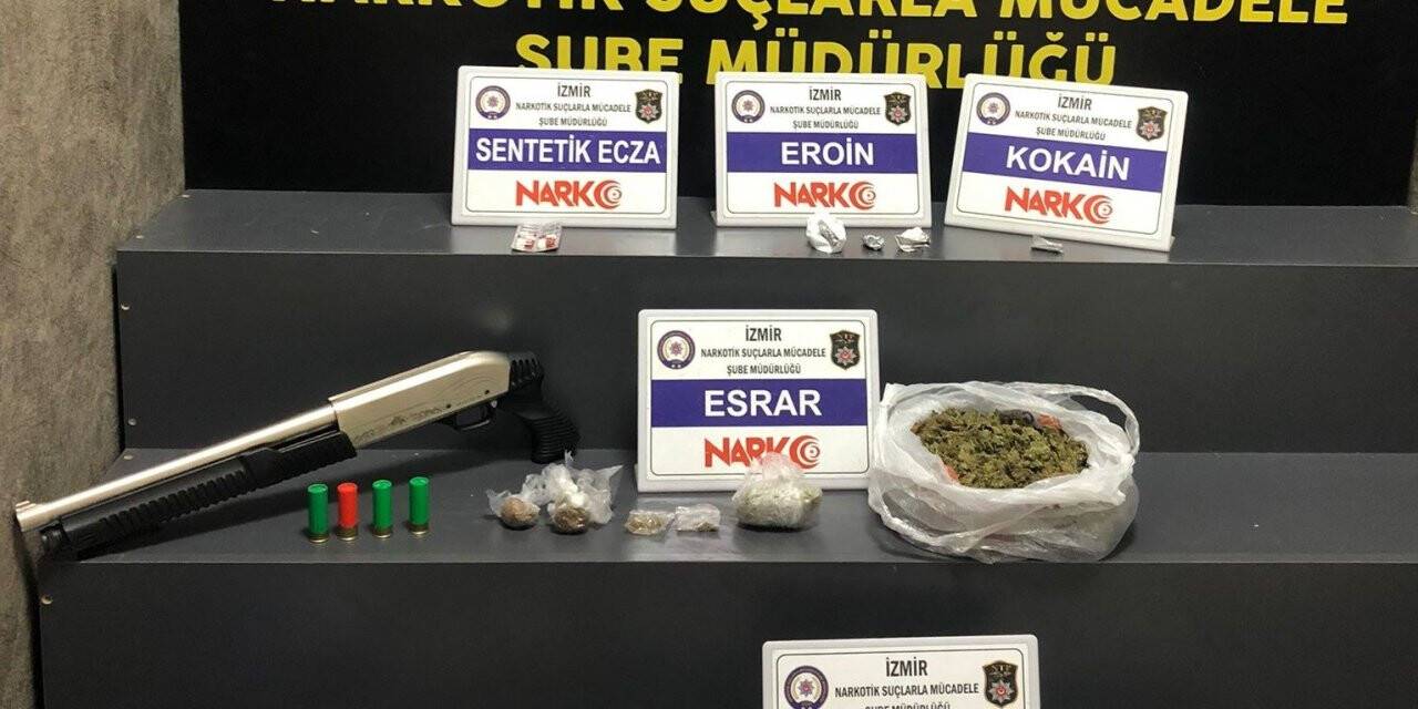 İzmir polisinden torbacılara eş zamanlı operasyon: 2 gözaltı