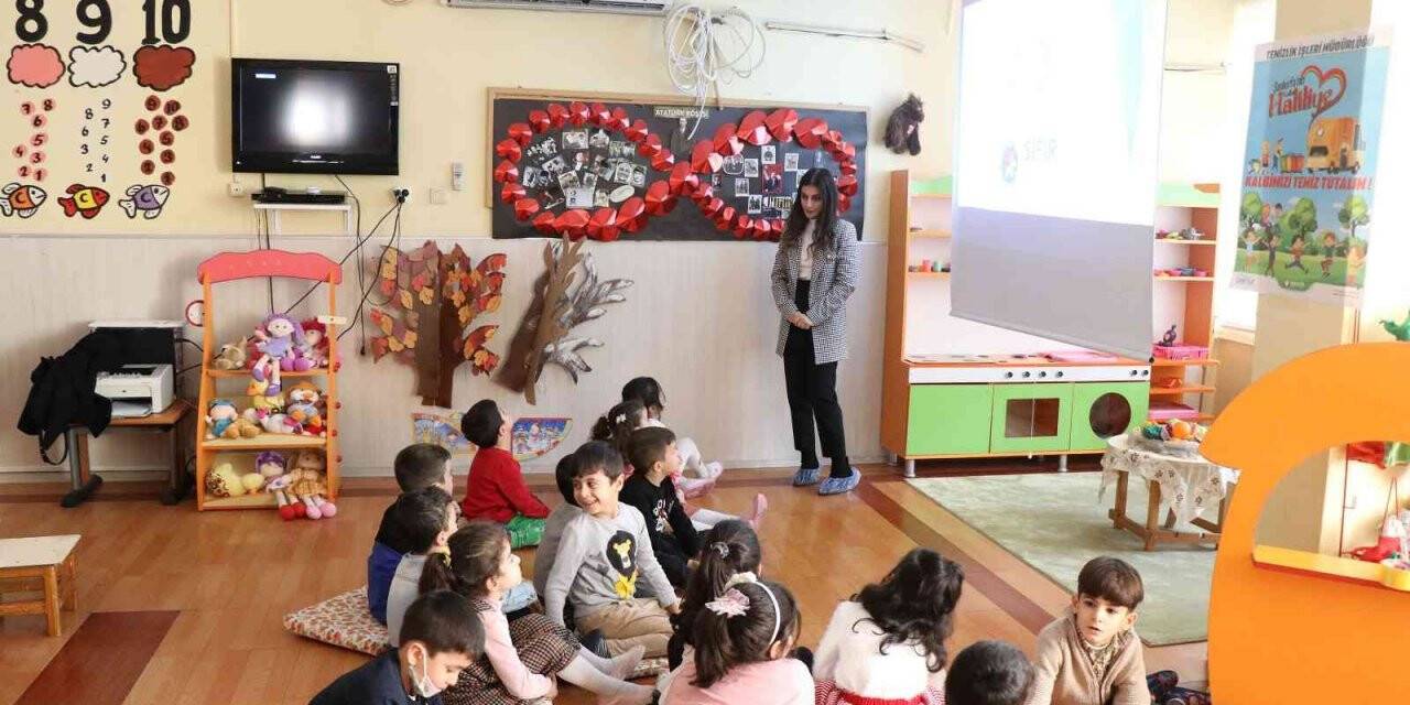 Haliliye’de öğrencilere geri dönüşüm bilinci aşılanıyor