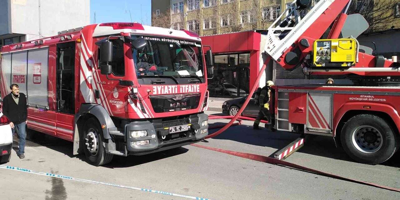 Esenyurt’ta tadilat sırasında çıkan yangın paniğe neden oldu