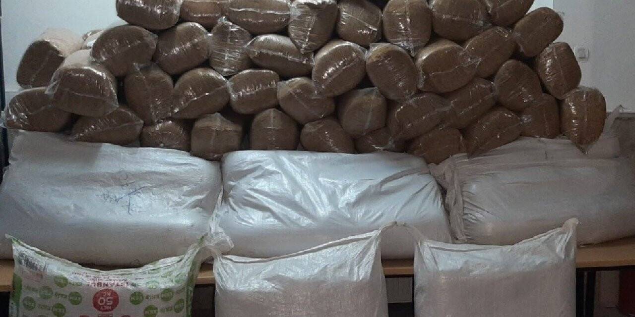 Ceyhan’da 2 ton kaçak tütün ele geçirildi