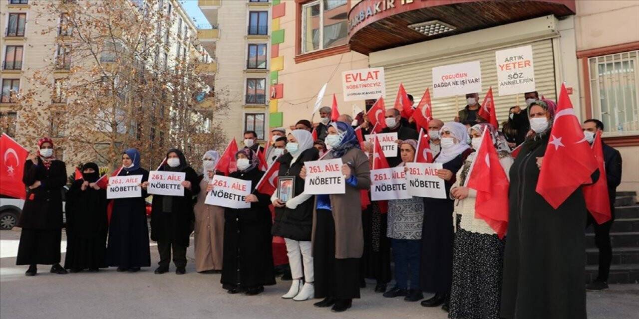 Diyarbakır annelerinin oturma eylemine bir aile daha katıldı