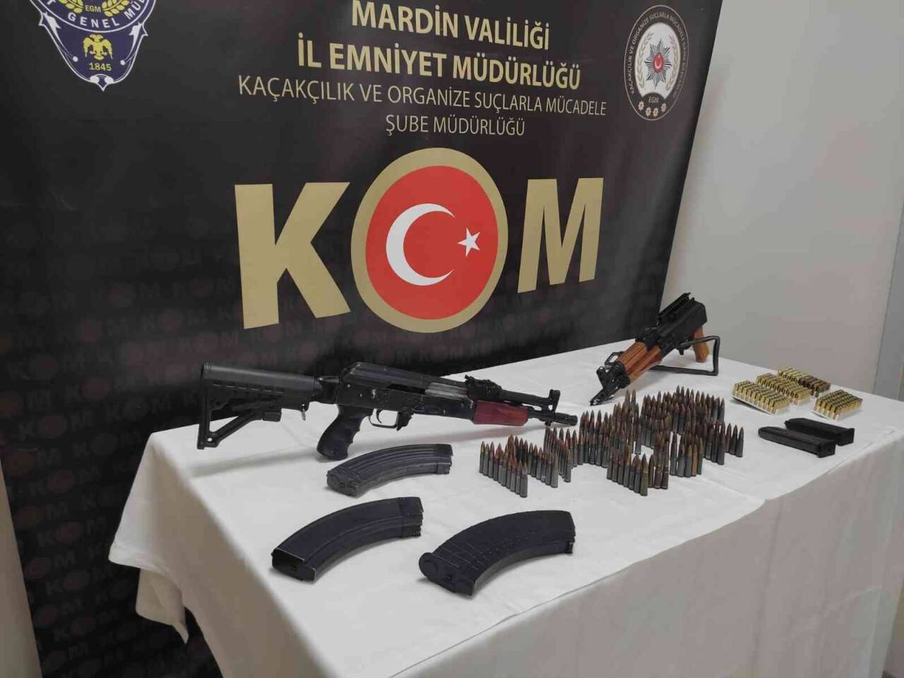 Mardin’de ruhsatsız silah ve mühimmat ele geçirildi