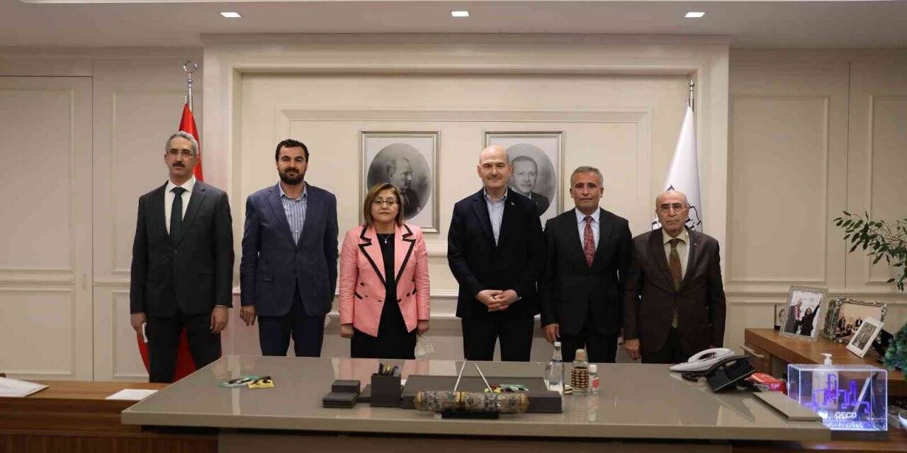 Bakan Soylu Başkan Fatma Şahin’i ziyaret etti