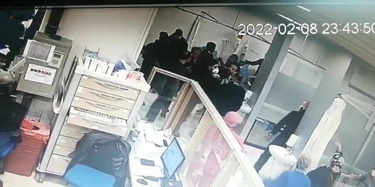 Hastane personeline dehşeti yaşatan 2 şahıs tutuklandı
