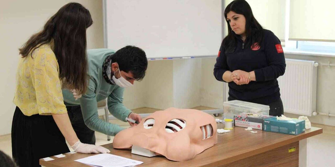 Hava ambulansı personellerine Eskişehir’de eğitim verildi