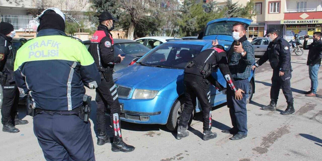 Gaziantep’te okul önlerinde şok uygulama