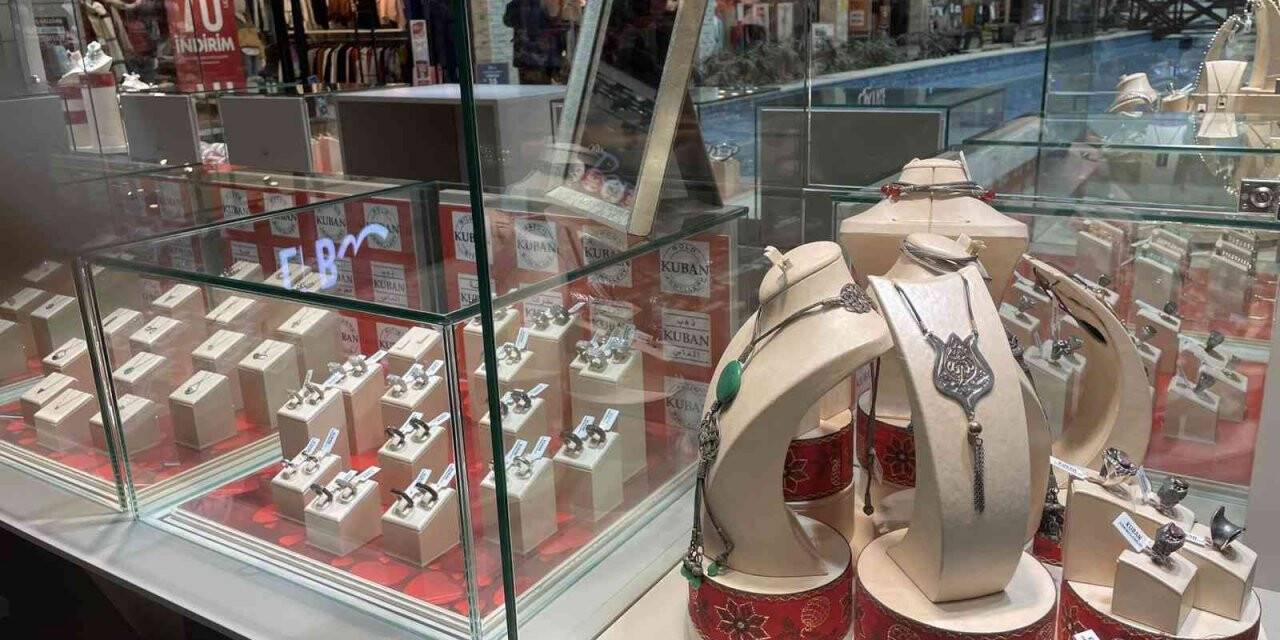 Highway AVM büyümeye devam ediyor