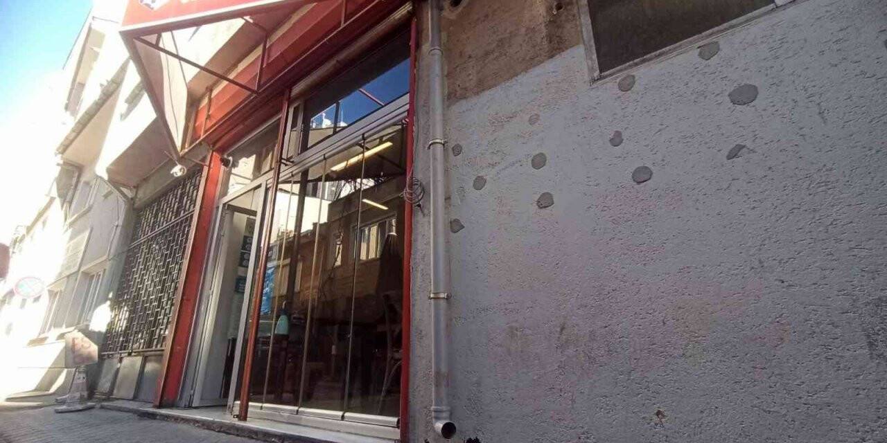 Çalınan gider borusunun yerine yenisini takan işletme sahibi: “Bunu da çalamazlar sanırım”