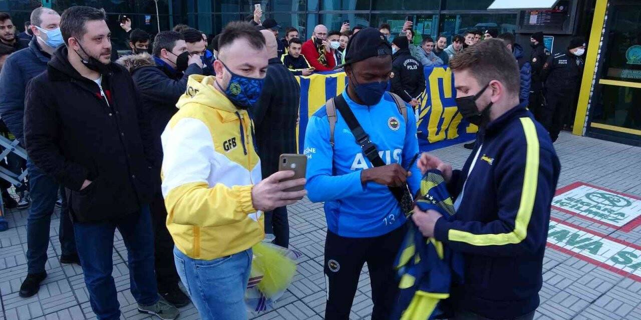 Fenerbahçe’ye coşkulu karşılama