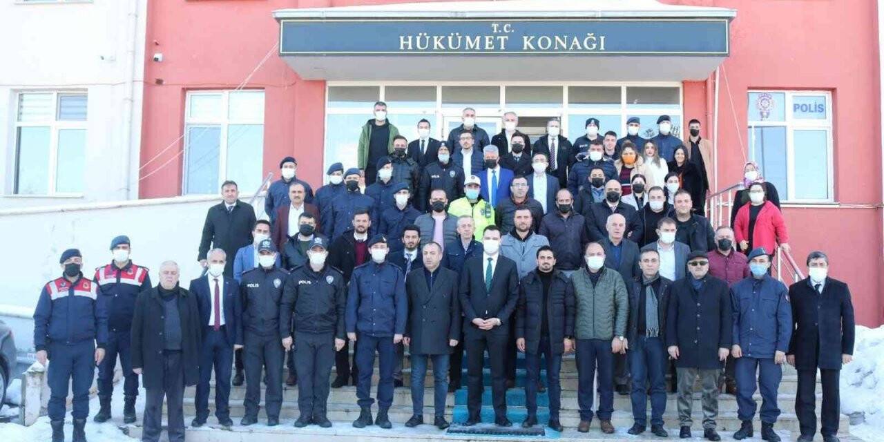 Asarcık Kaymakam Vekili’ne şairlerden şiirli veda