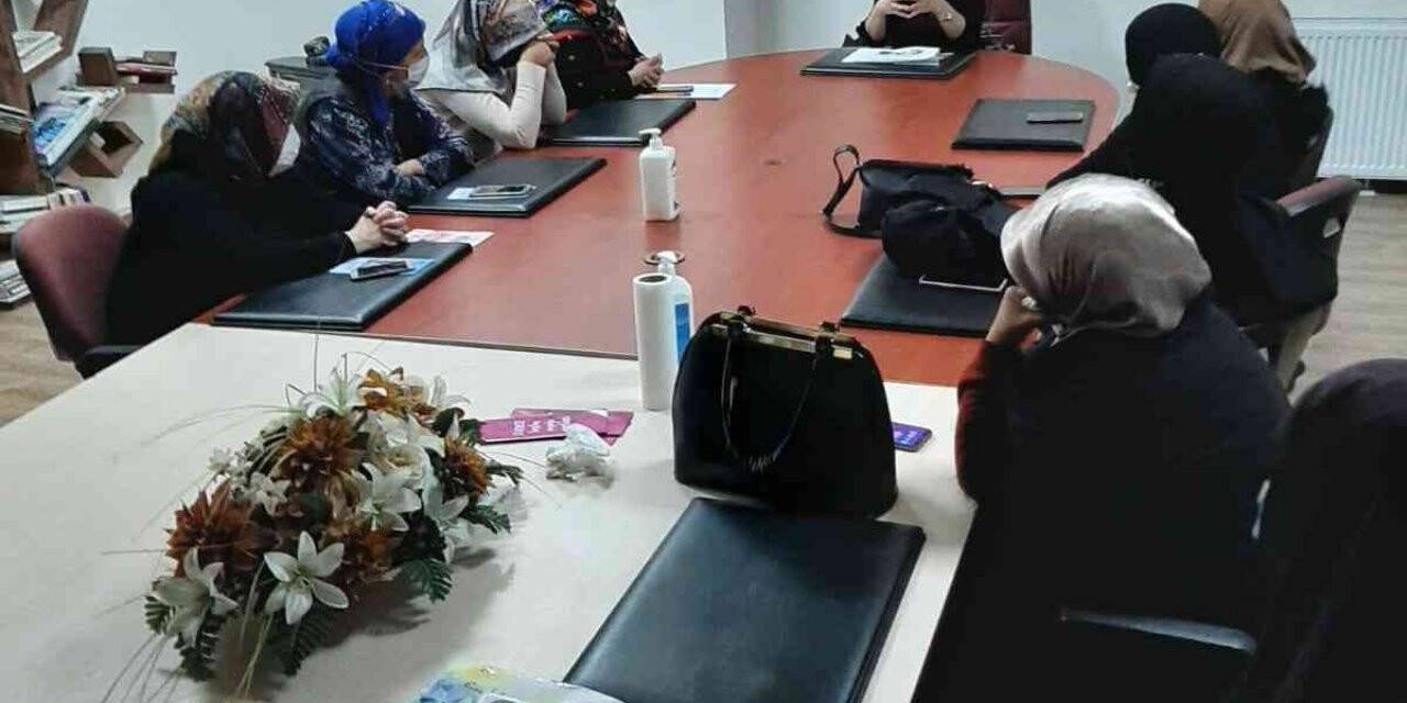 Kursiyerlere davranış problemleri çözümleri anlatıldı