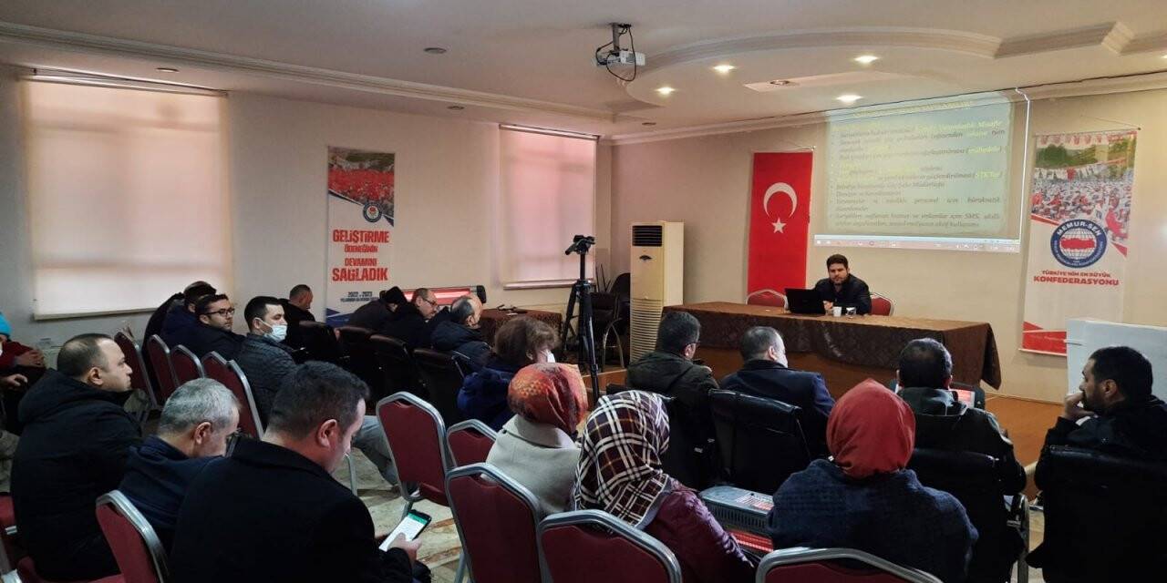 Eğitim-Bir-Sen, geleceğin sendika liderlerini yetiştiriyor