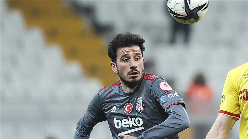 Beşiktaş'ta Oğuzhan Özyakup'un baldırında gerilme ve ödem olduğu açıklandı