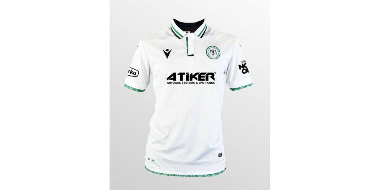 Konyaspor beyaz formayla sahada