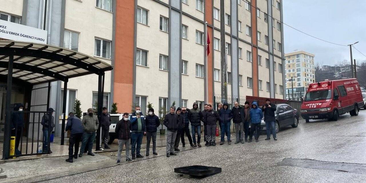 Yangın eğitimi bu sefer erkek yurdunda verildi