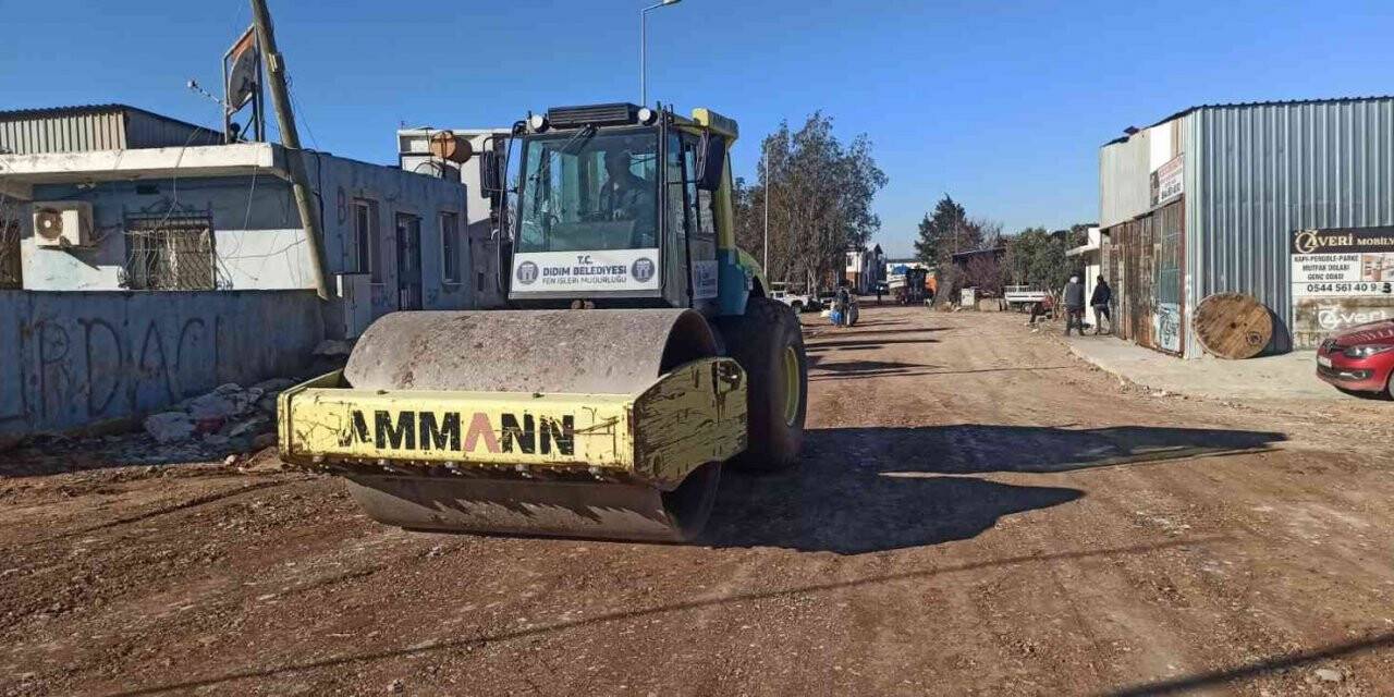 Didim’de yol düzenleme çalışmaları sürüyor