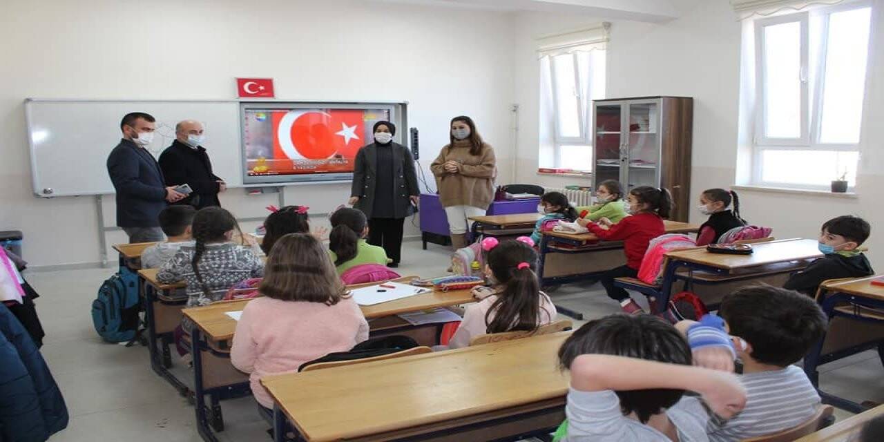 Kaymakam Özay’ın okul ziyaretleri