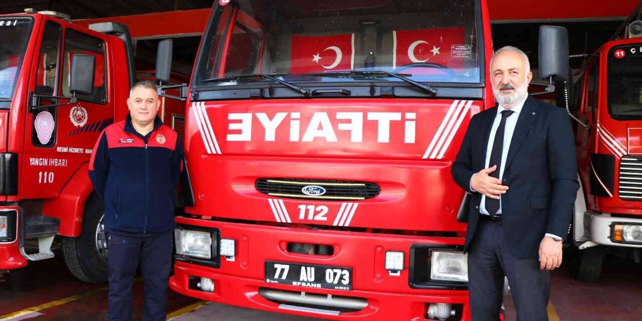 Çiftlikköy’de itfaiyeciler araçlarını boyadı