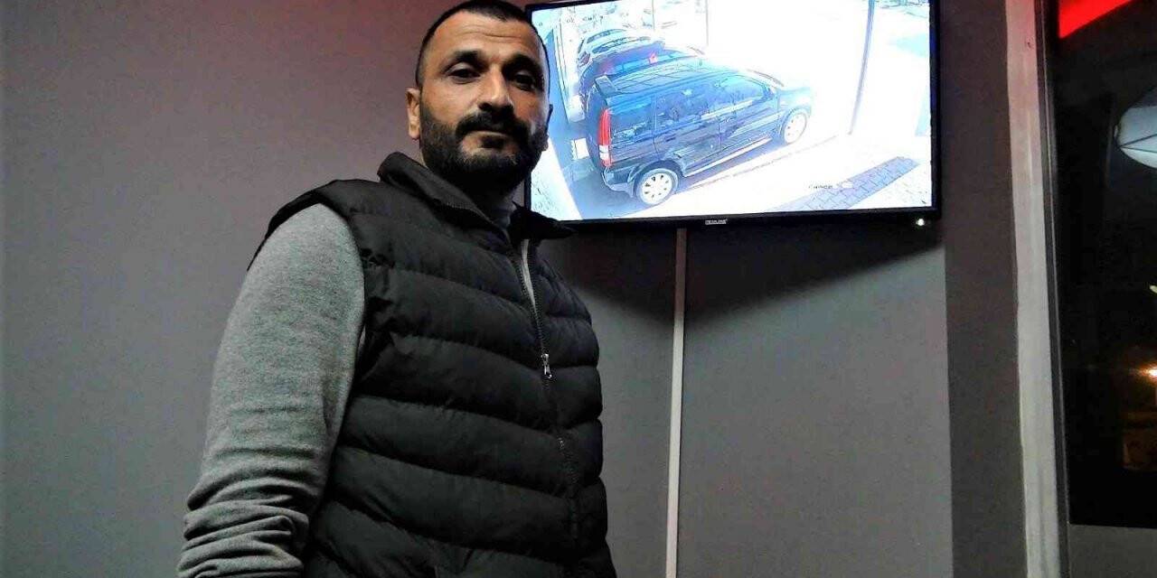 Alıcı gibi davranıp, test sürüşü için bindiği aracı çaldı