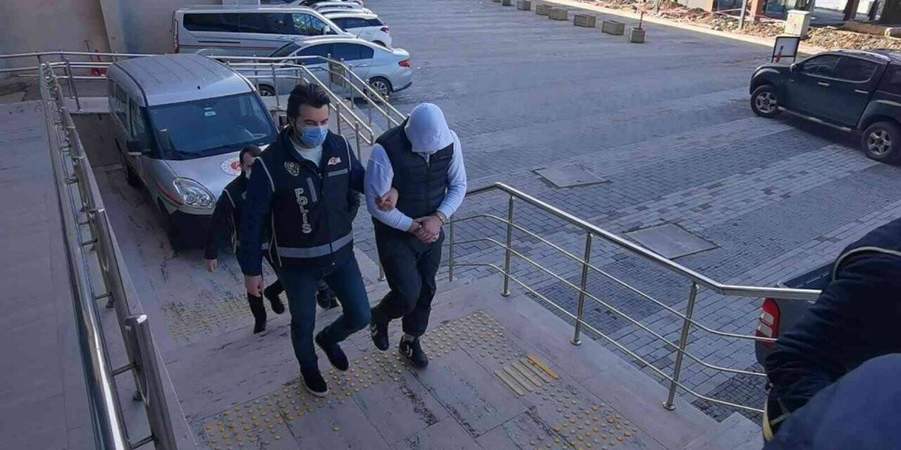 Sahte parayla alışveriş yaparken yakalandılar