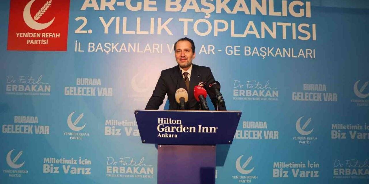 YRP Lideri Erbakan AR-GE toplantısında partililerle buluştu