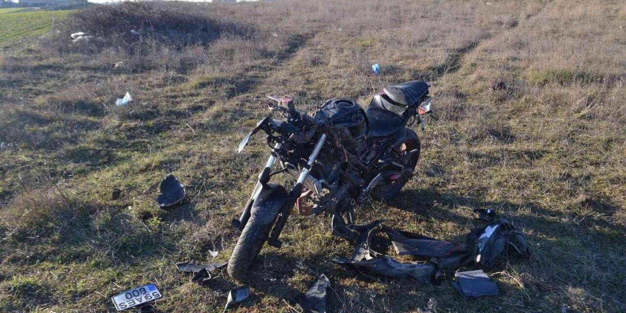 Alkollü sürücünün kullandığı motosiklet takla attı, hurdaya döndü: 2 yaralı