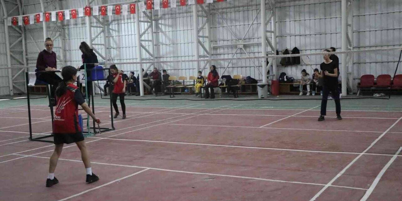 Badminton Analig seçmeleri başladı