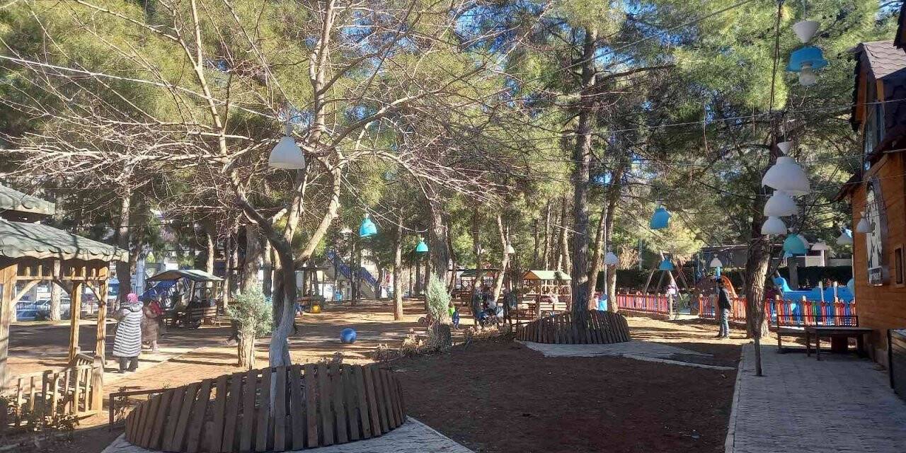 Sıcak havayı fırsat bilen Mardinliler soluğu dışarıda aldı