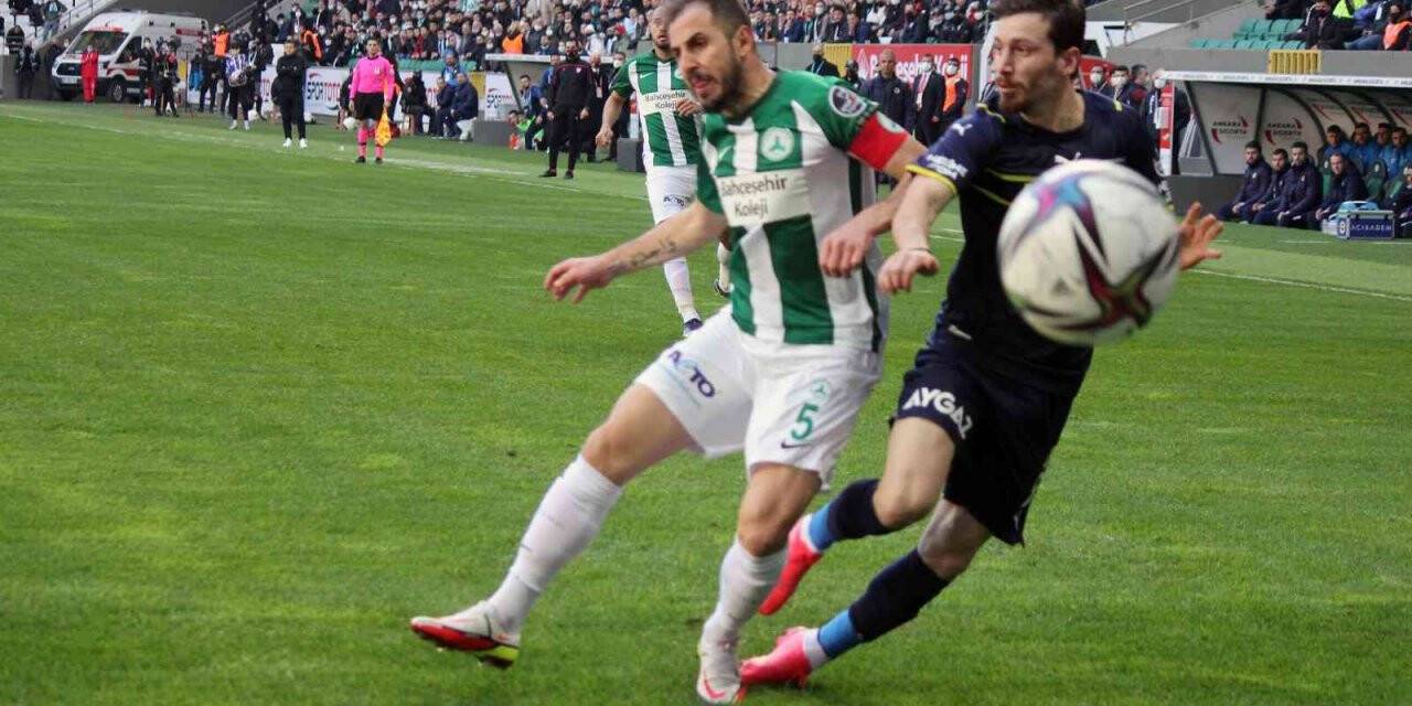 Spor Toto Süper Lig: GZT Giresunspor: 1 - Fenerbahçe: 1 (İlk yarı)
