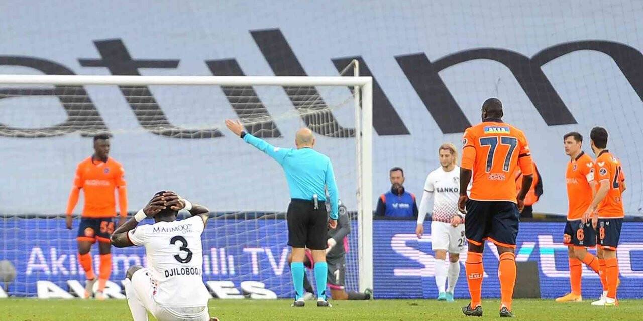 Spor Toto Süper Lig: Başakşehir: 2 - Gaziantep FK: 0 (Maç sonucu)
