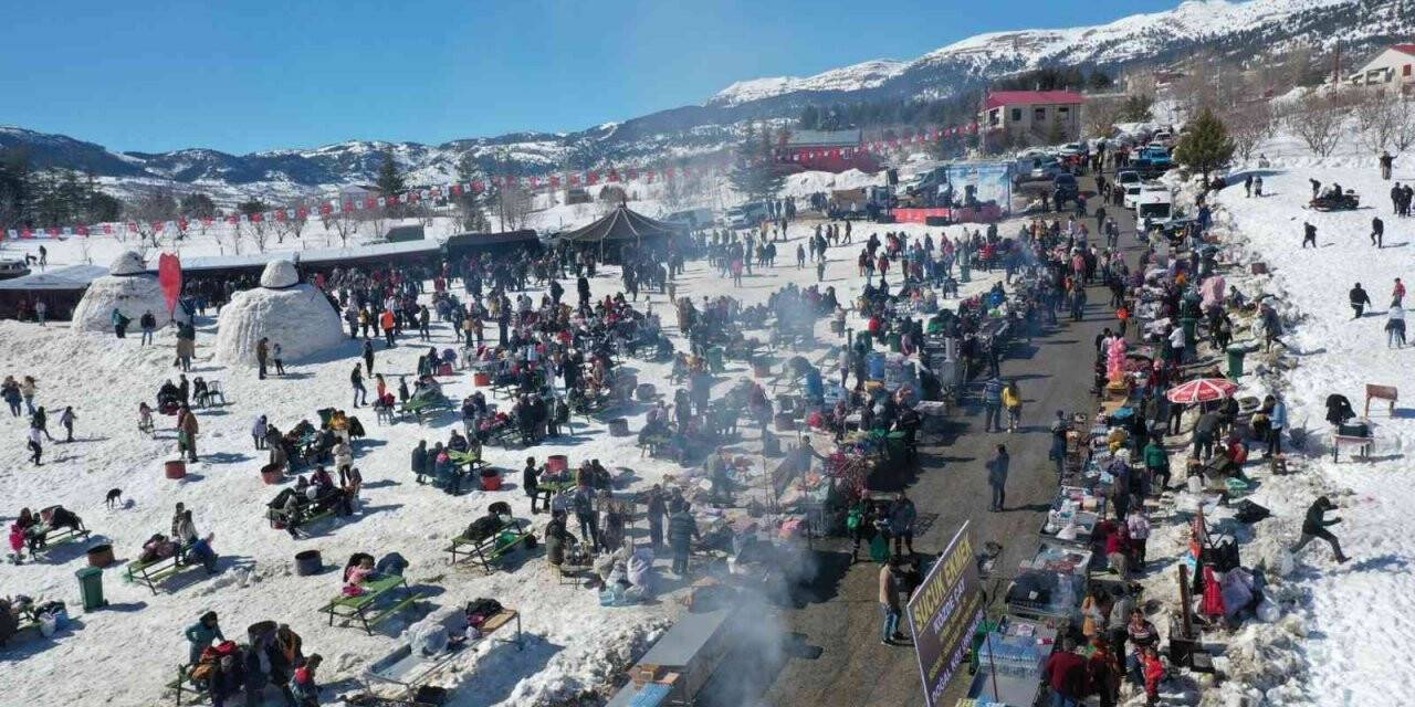 Mersin’de kar festivali coşkusu