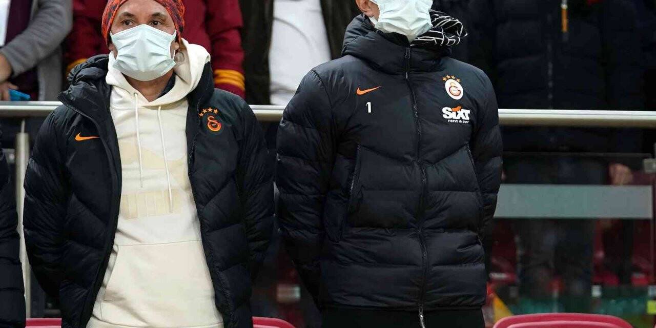 Fernando Muslera maçı tribünden takip etti