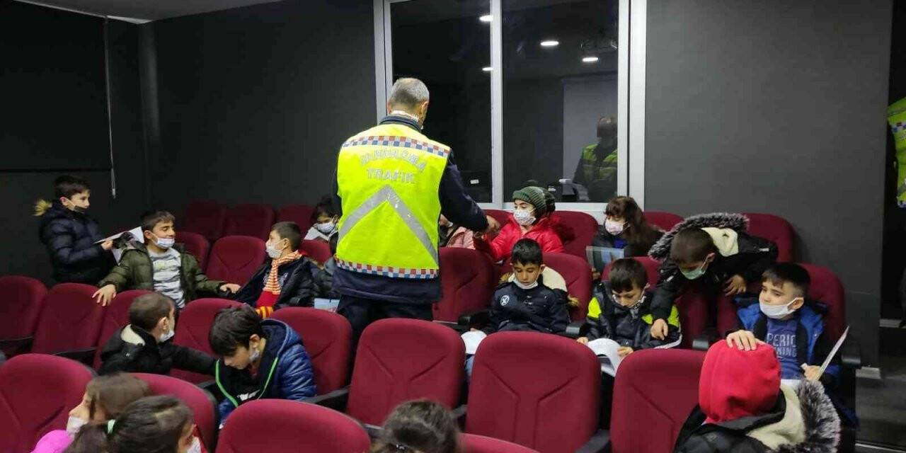 Yedisu’da öğrencilere trafik eğitimi verildi