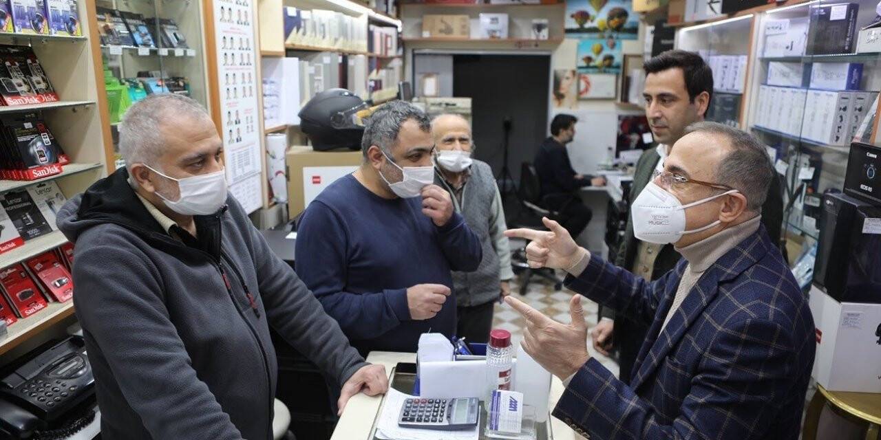 Başkan Sürekli, Alsancak’ta esnaf turu yaptı