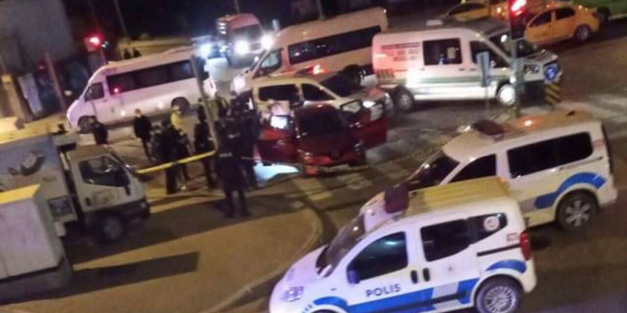 Otomobile kurşun yağdırdılar: 2 ölü, 1 yaralı