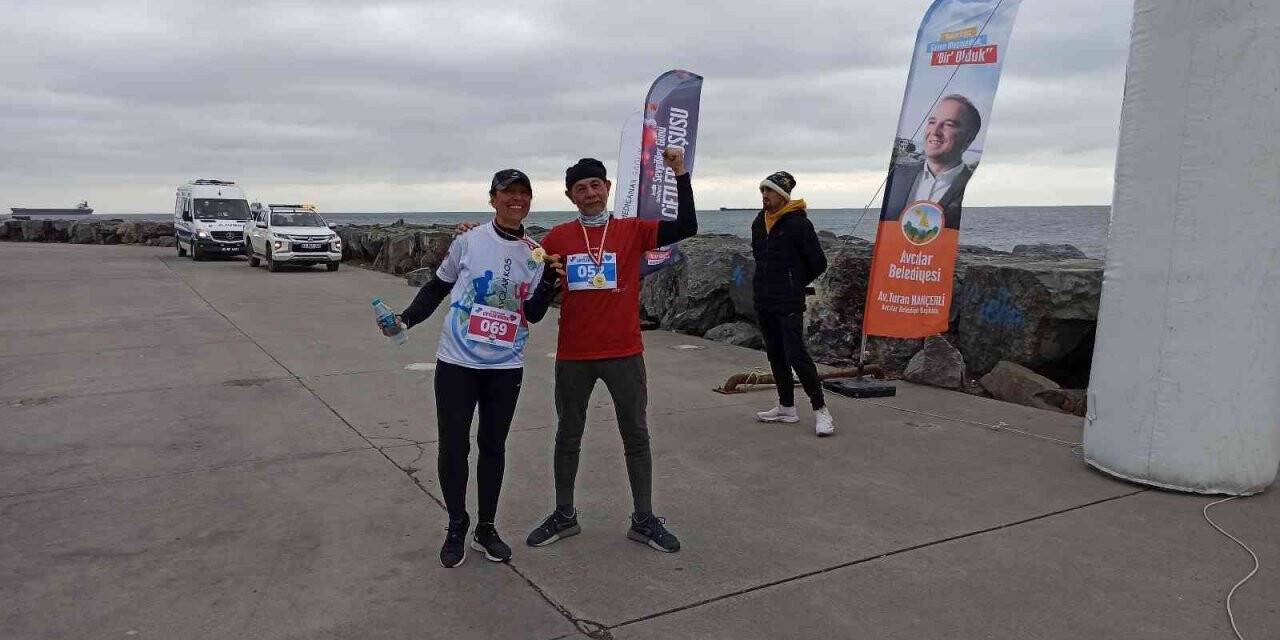 Avcılar’da 14 Şubat’a özel "Çiftler Koşusu" düzenlendi