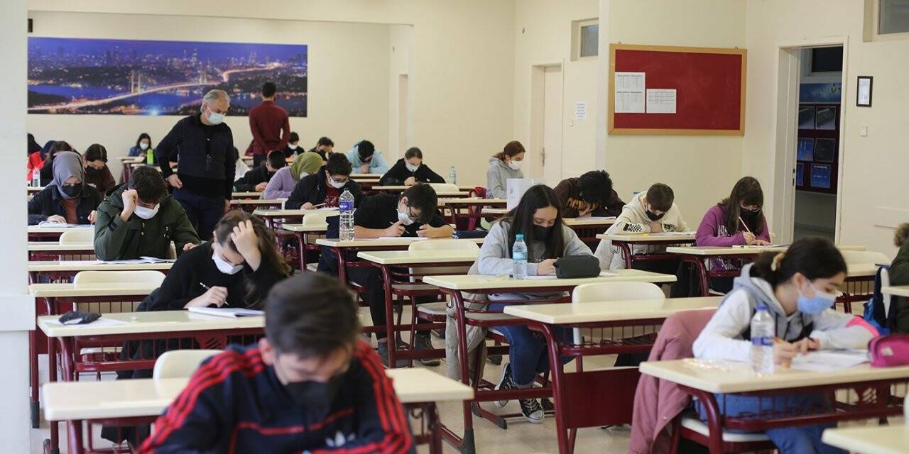 İhlas’a Geçiş Bursluluk Sınavı yoğun katılımla gerçekleşti