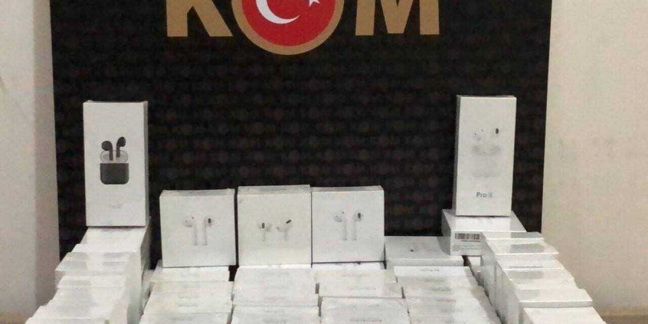 Tekirdağ’da şüpheli araçtan 80 adet kaçak kulaklık çıktı